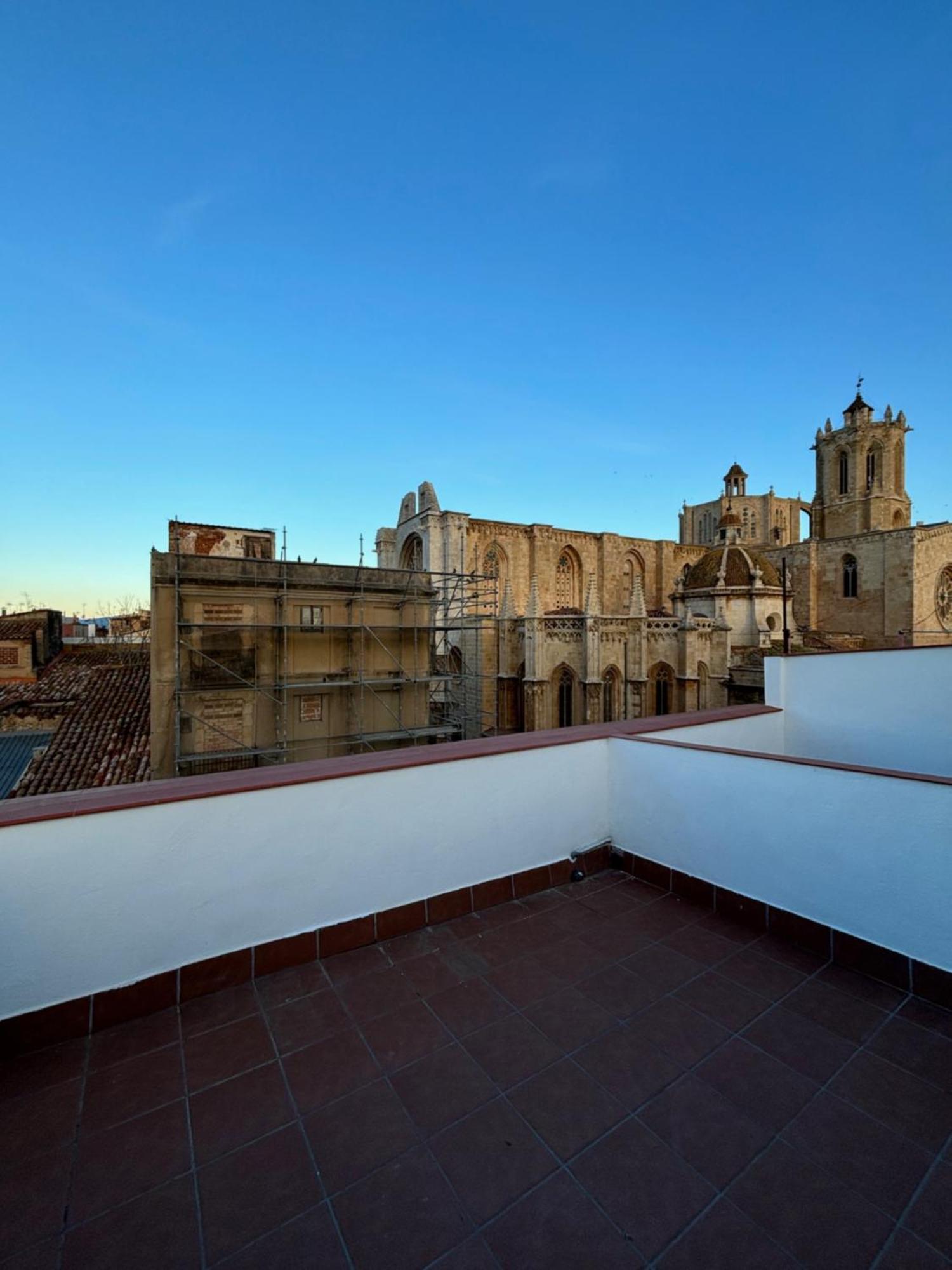 Tarragona Apartments Exterior photo